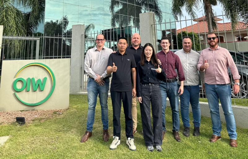 Equipes da fabricante TSun visitam a matriz da OIW em Taquari-RS